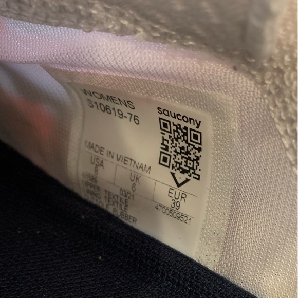 SAUCONY Kinvara USA Red, White, and Blue Running Shoes Woman’s Size 6 - Picture 9 of 10